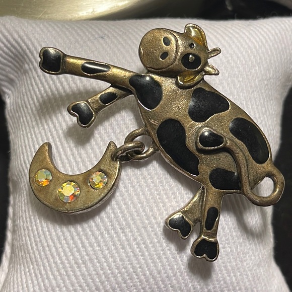 Vintage metal Caw Pin Crescent Moon JJ Jonette the caw brooch collectible - Picture 5 of 9